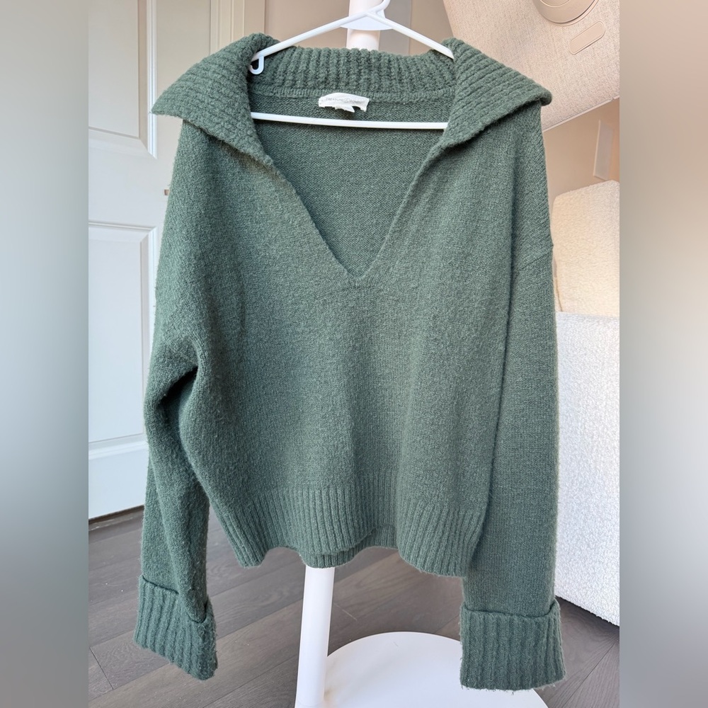 Treasure & Bond Olive V-Neck Sweater